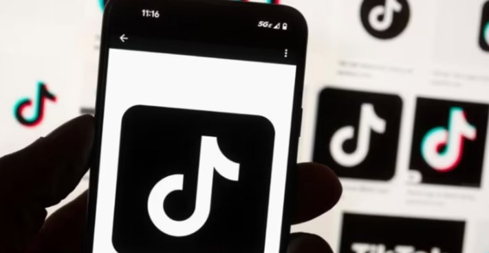 After the federal government ordered TikTok to close its Canadian offices, content creators and influencers say they're worried that the shutdown means a full ban of the app is in the pipeline. (Michael Dwyer/The Associated Press)