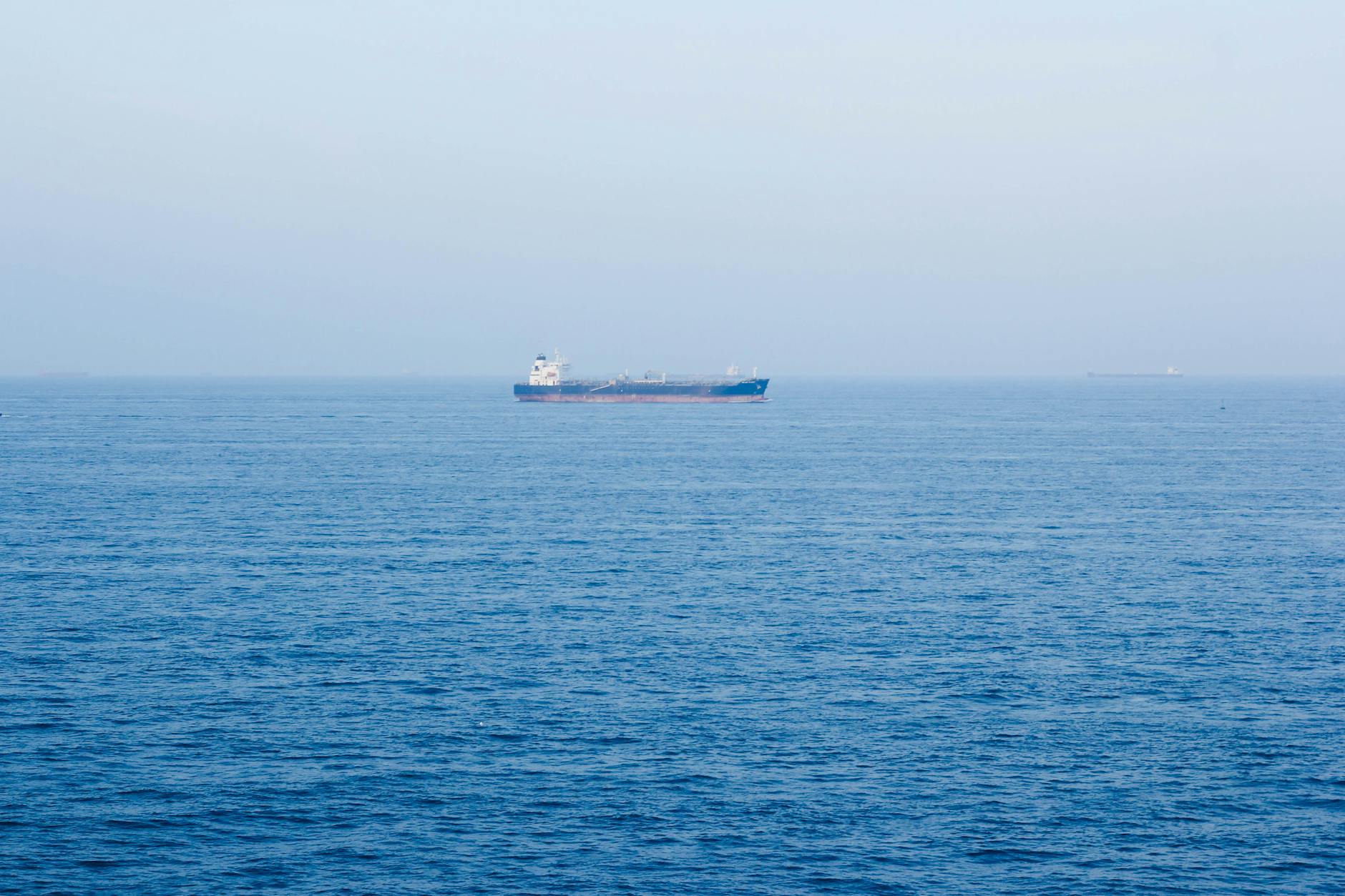 Strait of Hormuz: US-Iran Ceasefire Explained 1 US Iran Strait of Hormuz tensions — WhatsIssue